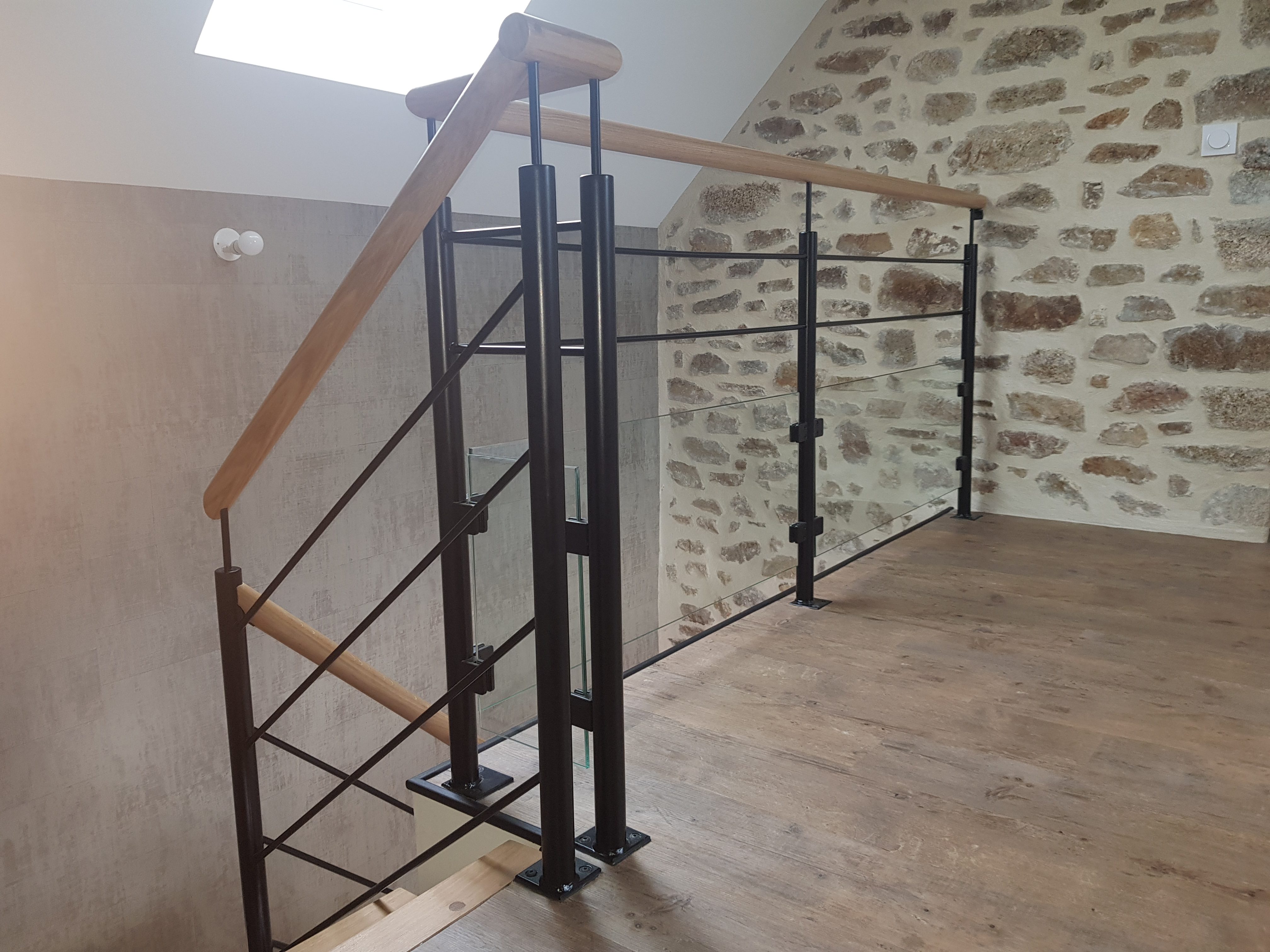 Brault Novalu Menuiserie Interieur Et Exterieur En Mayenne Garde Corps Acier Vitre Main Courante En Bois