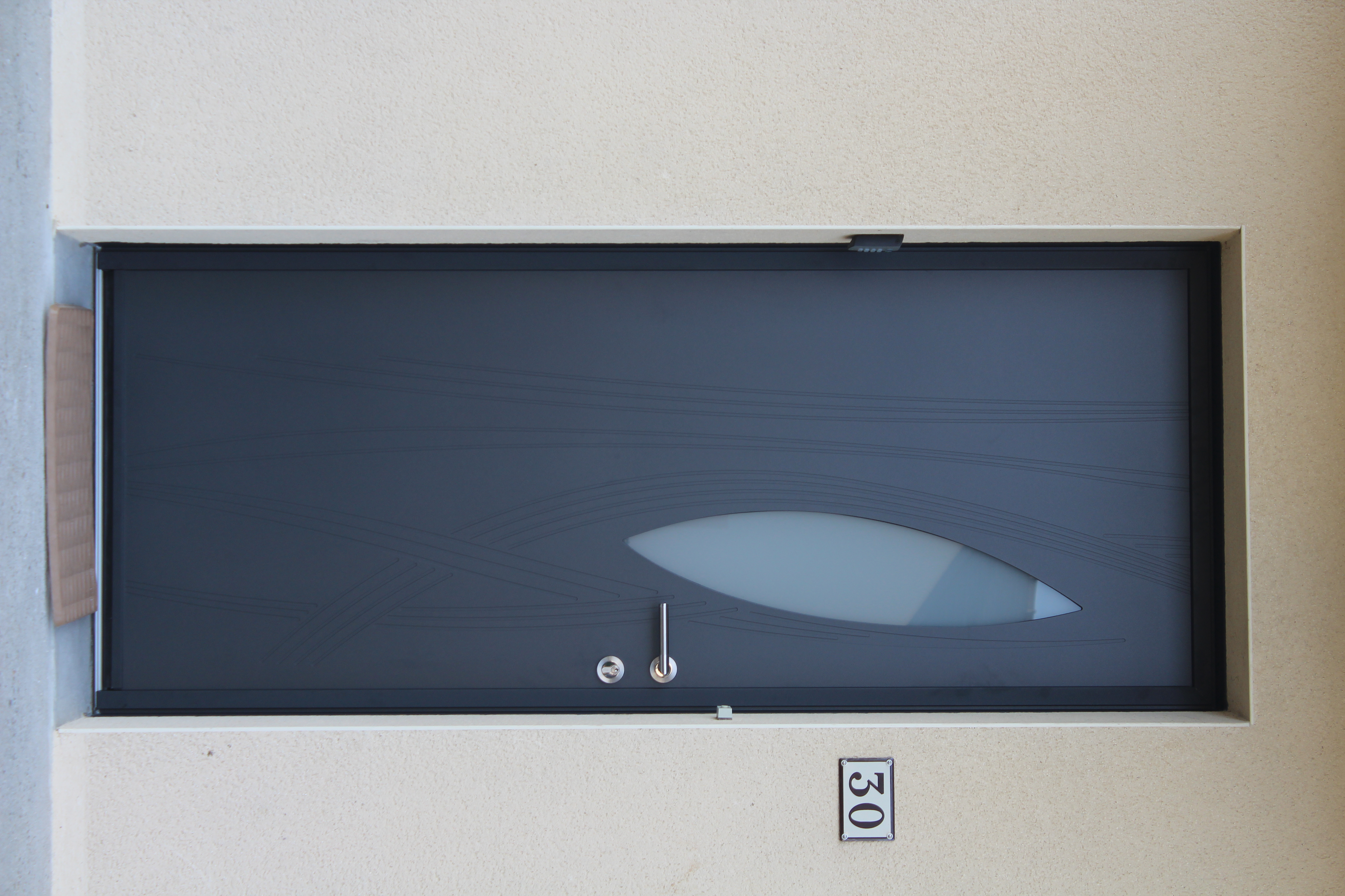 Brault Novalu Menuiserie Interieur Et Exterieur En Mayenne Porte D Entree En Aluminium THUAULT