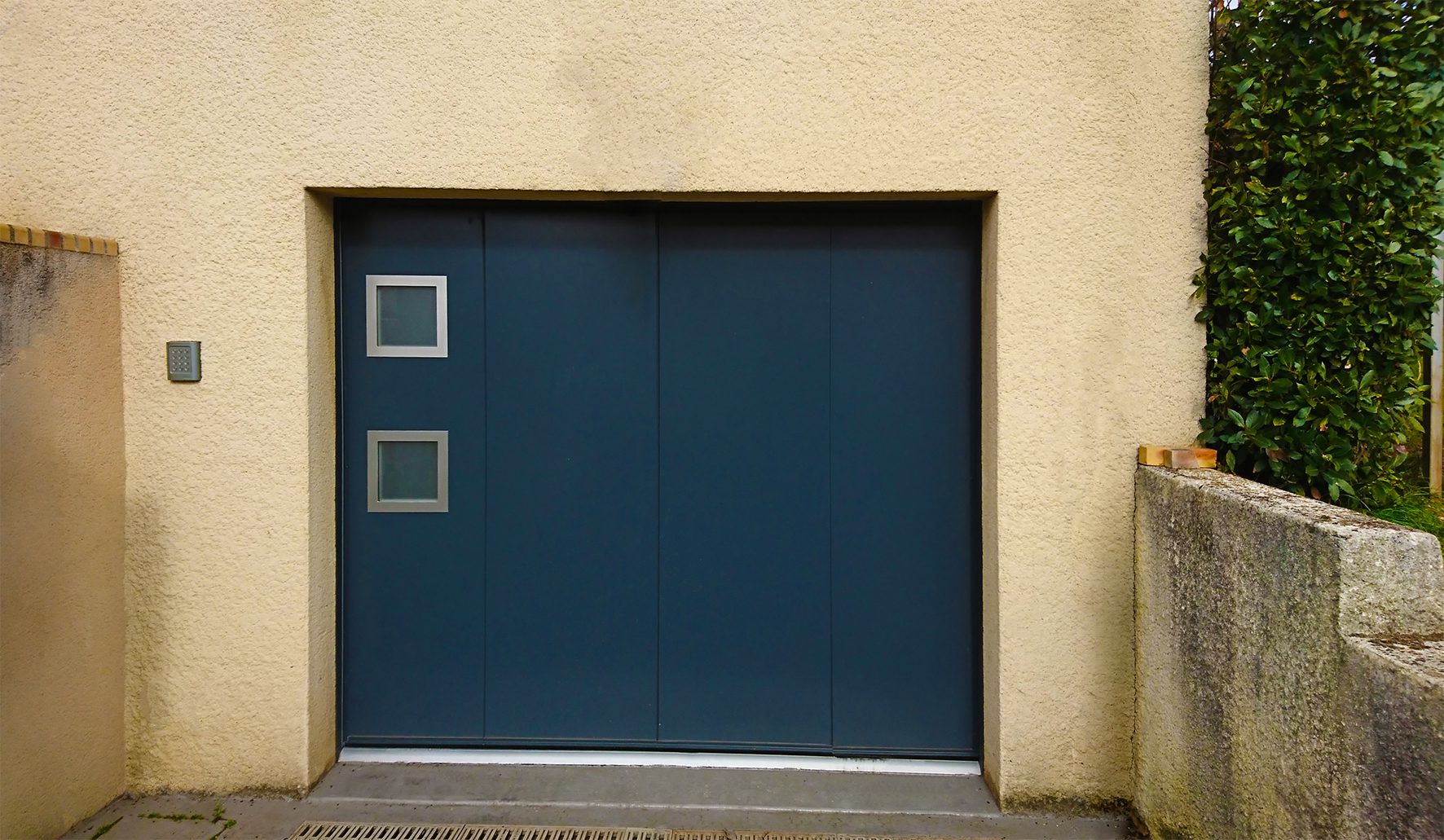 Brault Novalu Menuiserie Interieur Et Exterieur En Mayenne Laterale Sans Rainure Avec Hublots Carres Alunox 1 1 72fim02 Laterale Sans Rainure 1739748 2